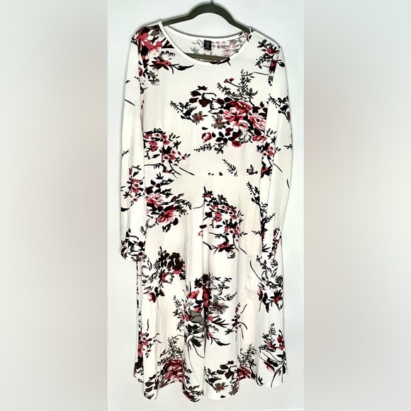 NWT 3X Shein Curve Long Sleeved Floral Dress - Picture 5 of 9